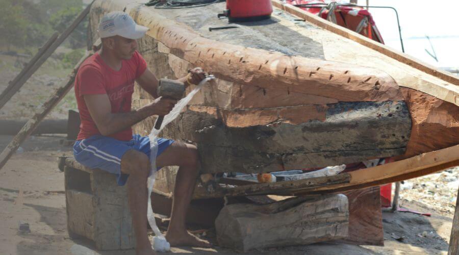 Why choose water damage restoration service for commercial water damage restoration in Massapequa